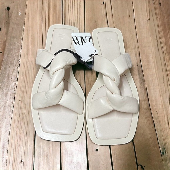 Zara Shoes - ZARA Twisted Soft Leather Slip On Flat Sandals Women's Sz 7.5 EU 38